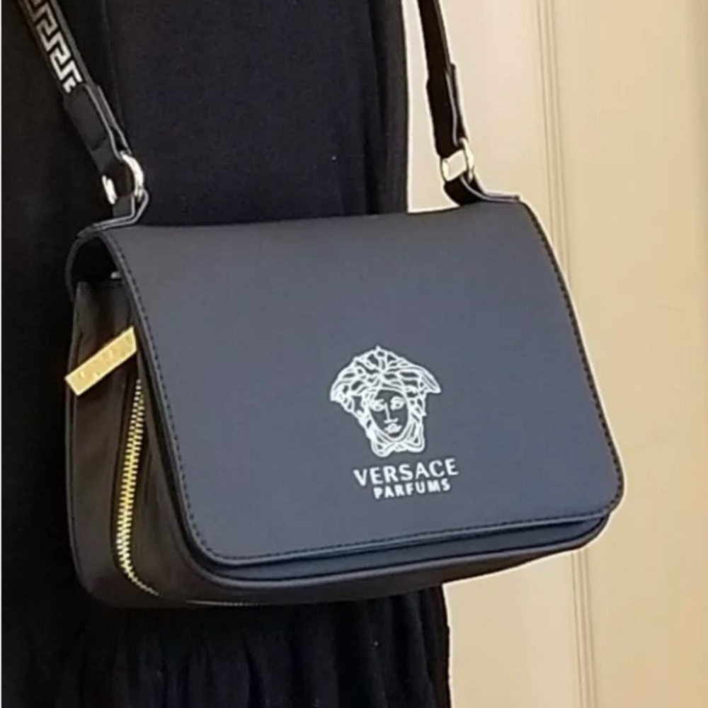 New Versace parfums vegan leather crossbody bag - Picture 2 of 9